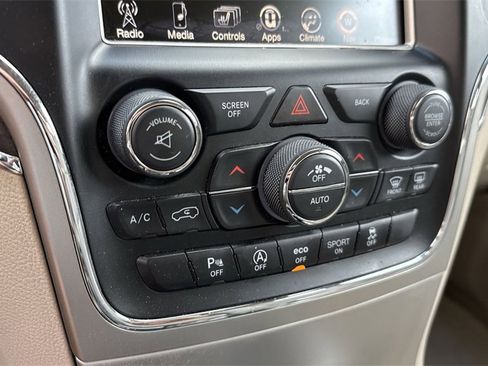 Used 2017 Jeep Grand Cherokee Overland image 53