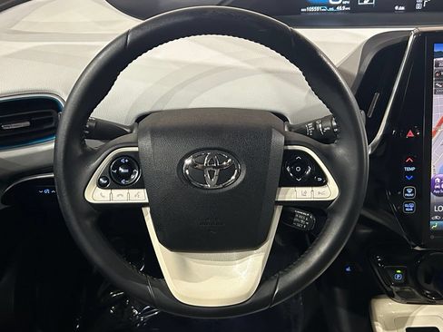 Used 2018 Toyota Prius Four FWD image 59