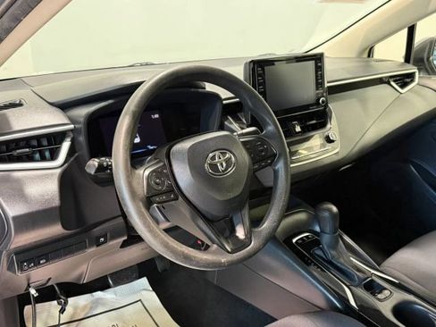 Used 2022 Toyota Corolla LE FWD image 12