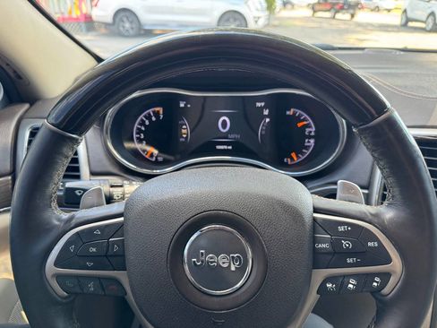 Used 2017 Jeep Grand Cherokee Overland w/ Jeep Active Safety Group AWD/4WD image 25