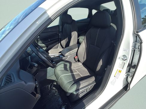 Used 2025 Honda Accord Sport image 12