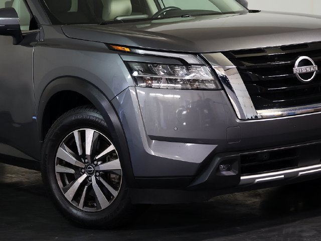 Used 2022 Nissan Pathfinder SL AWD/4WD image 8