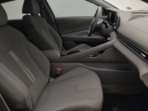 Used 2025 Hyundai Elantra Sport FWD image 21