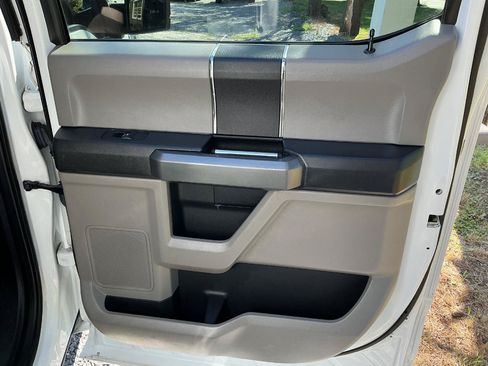 Used 2018 Ford F150 XLT AWD/4WD image 17