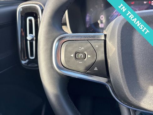 Used 2025 Volvo XC40 B5 Core image 21