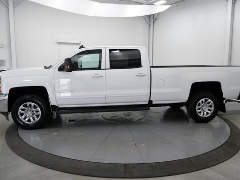 Used 2019 Chevrolet Silverado 3500 LT AWD/4WD image 4