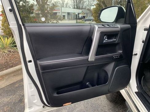 Used 2016 Toyota 4Runner Limited image 17