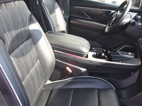 Used 2025 Buick Enclave Avenir w/ Trailering Package, 5000 lbs. image 35