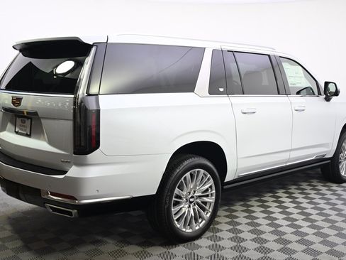 New 2026 Cadillac Escalade ESV Luxury w/ Touring Package image 7