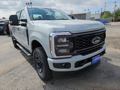 New 2026 Ford F250 XL image 2