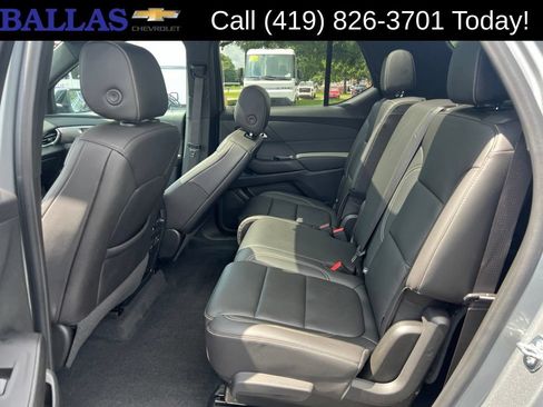 Certified 2023 Chevrolet Traverse LT w/ LT Premium Package AWD/4WD image 24