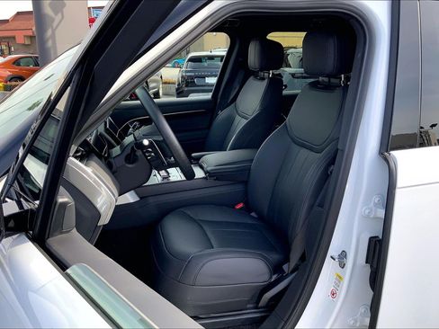 New 2026 Land Rover Range Rover SE AWD/4WD image 13