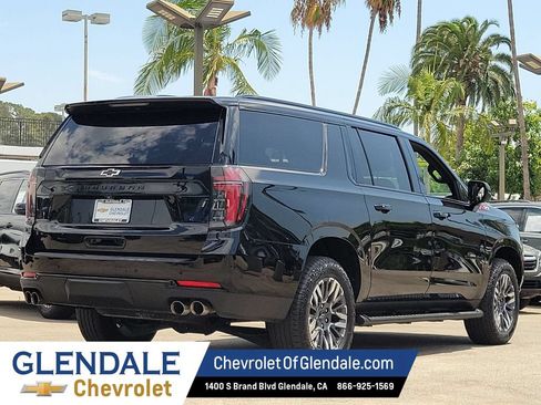 Certified 2025 Chevrolet Suburban Z71 AWD/4WD image 11