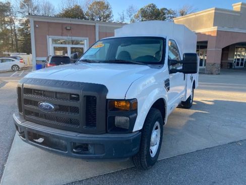 Used 2009 Ford F250 XL image 1
