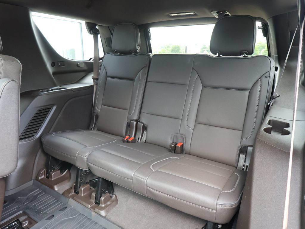 Certified 2022 GMC Yukon Denali w/ Denali Premium Package AWD/4WD image 30