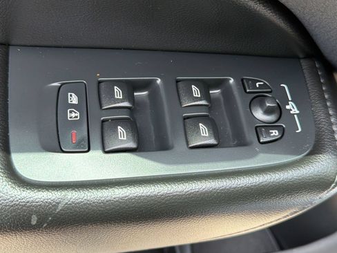 Used 2019 Volvo XC60 T5 Momentum FWD image 14