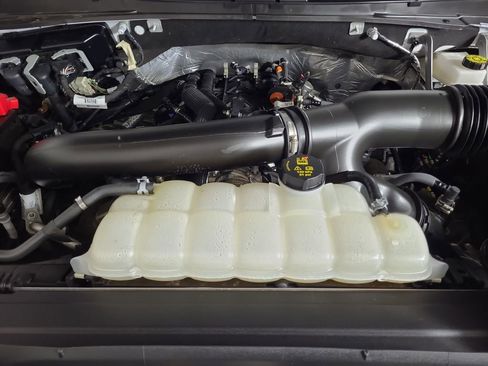 Used 2025 Ford Expedition Active image 26