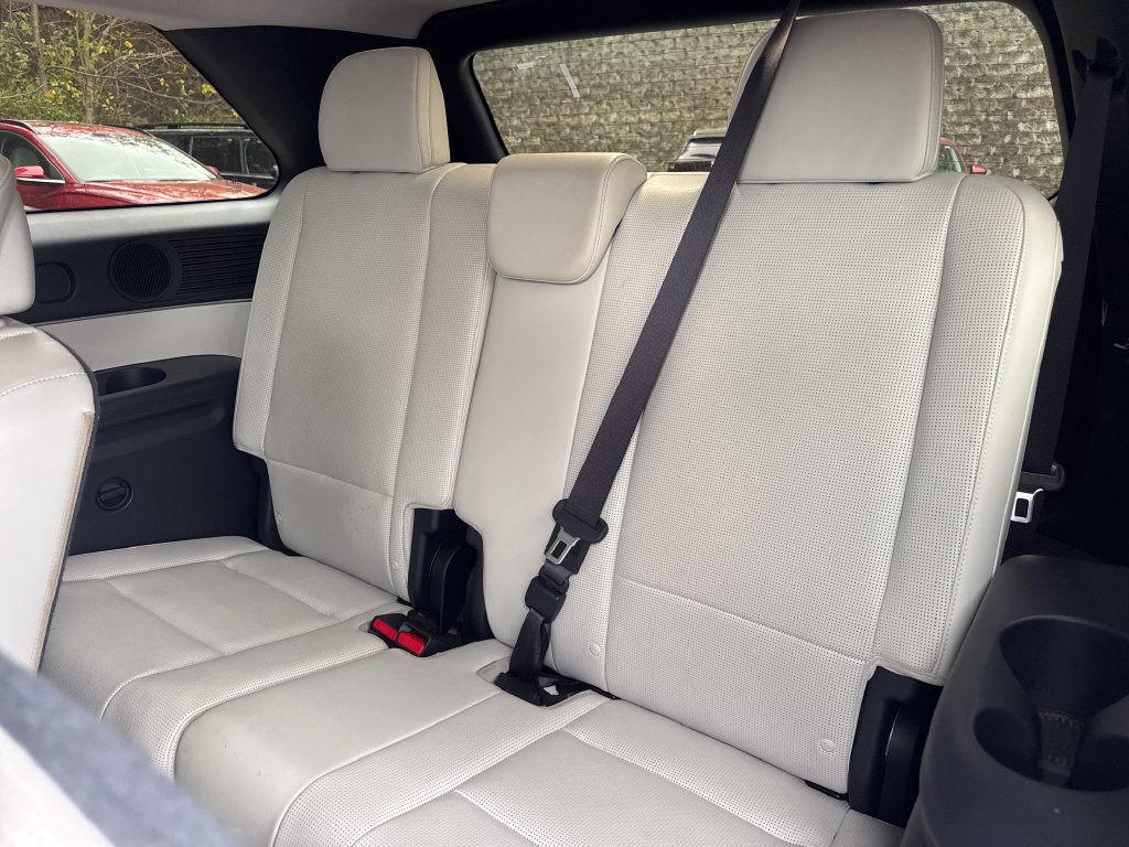 Used 2026 Hyundai Palisade Calligraphy FWD image 12