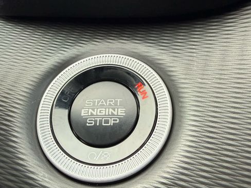 New 2025 Jeep Grand Cherokee L Laredo image 21