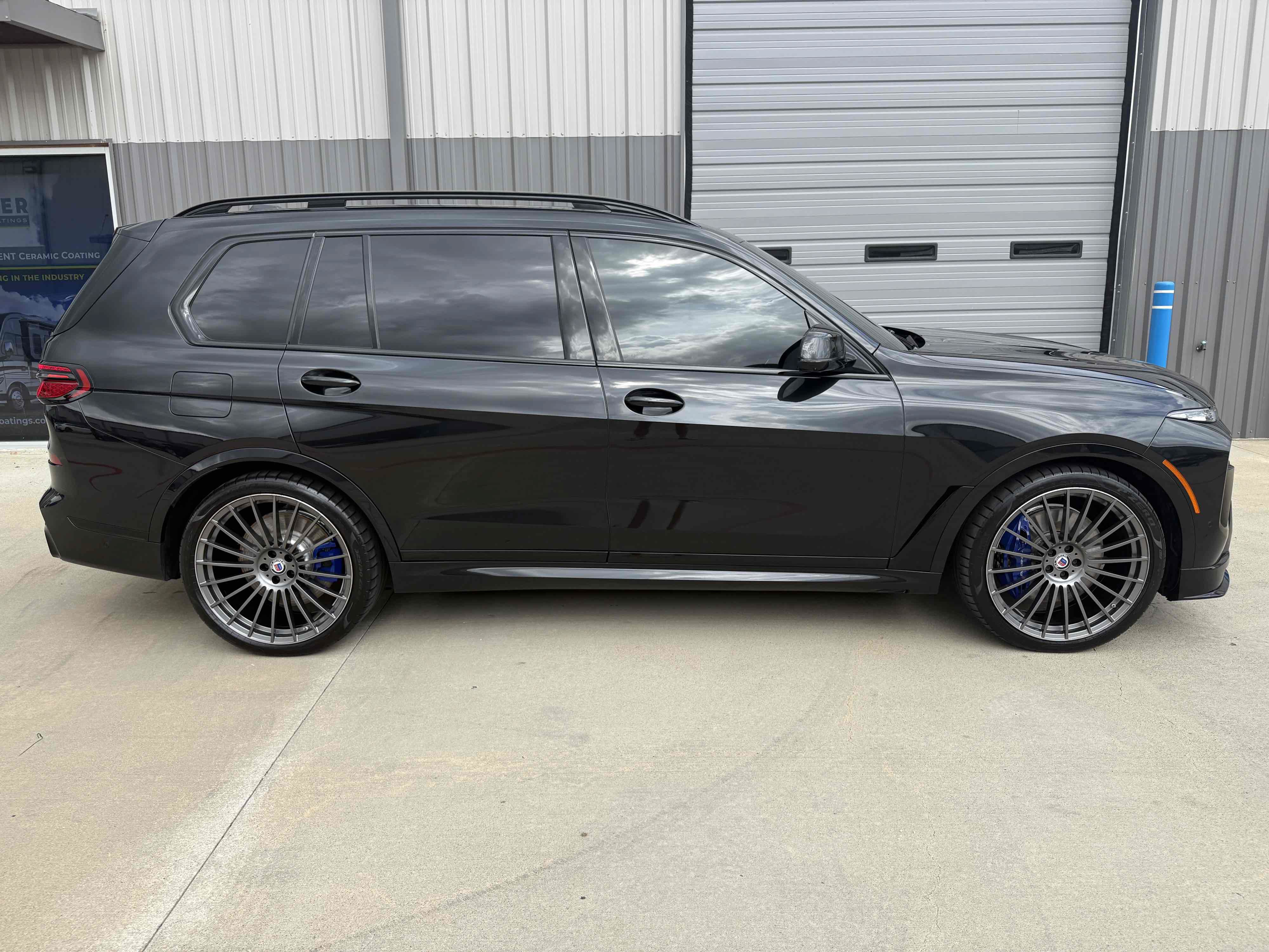 Used 2025 BMW ALPINA XB7 AWD/4WD image 40