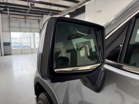 Used 2026 GMC Sierra 1500 SLT image 7