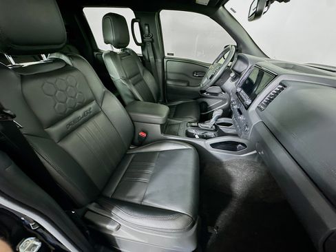 Used 2022 Nissan Frontier PRO-4X w/ Pro-4X Premium Package AWD/4WD image 31