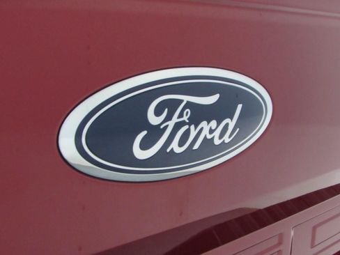 Certified 2019 Ford F150 Lariat w/ Trailer Tow Package AWD/4WD image 35