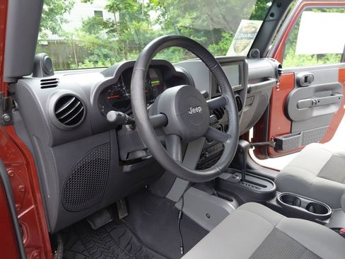 Used 2009 Jeep Wrangler X AWD/4WD image 13
