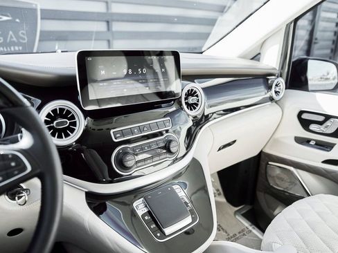 Used 2021 Mercedes-Benz Metris Passenger w/ Premium Safety Package image 82