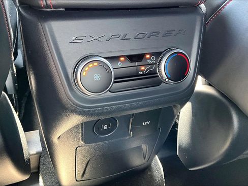 Used 2025 Ford Explorer ST-Line AWD/4WD image 40