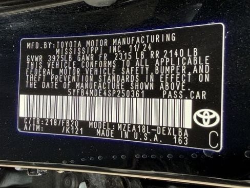Used 2025 Toyota Corolla LE FWD image 30