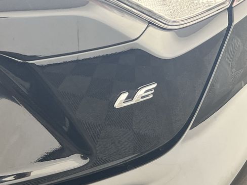Used 2025 Toyota Corolla LE FWD image 28