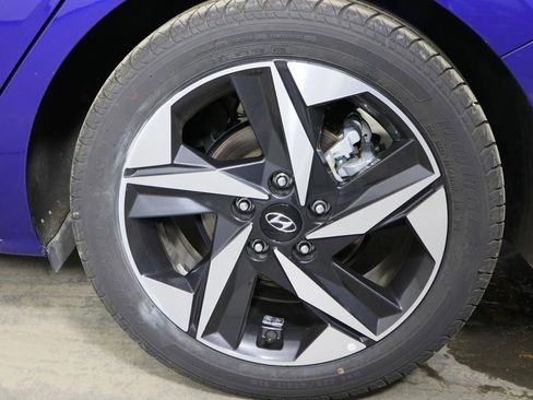 Used 2023 Hyundai Elantra Limited image 36