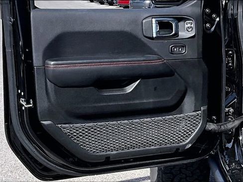 Used 2024 Jeep Wrangler Unlimited Rubicon 392 image 17