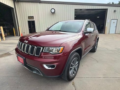 Used 2018 Jeep Grand Cherokee Limited AWD/4WD image 7