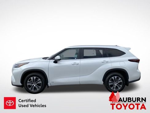 Certified 2024 Toyota Highlander XLE AWD/4WD image 5