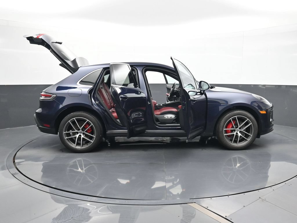 Certified 2023 Porsche Macan S AWD/4WD image 35