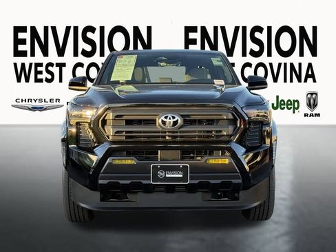 Used 2025 Toyota Tacoma SR5 image 3