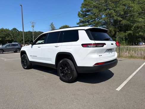 Certified 2024 Jeep Grand Cherokee L Laredo AWD/4WD image 7