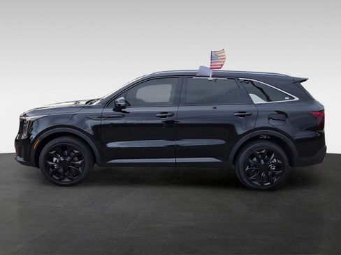 Used 2025 Kia Sorento EX w/ Panoramic Sunroof Package image 8