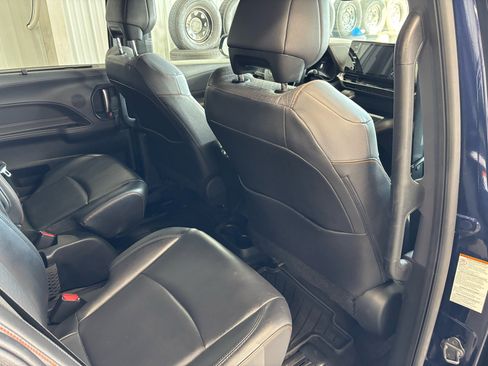 Used 2021 Toyota Sienna XSE image 33