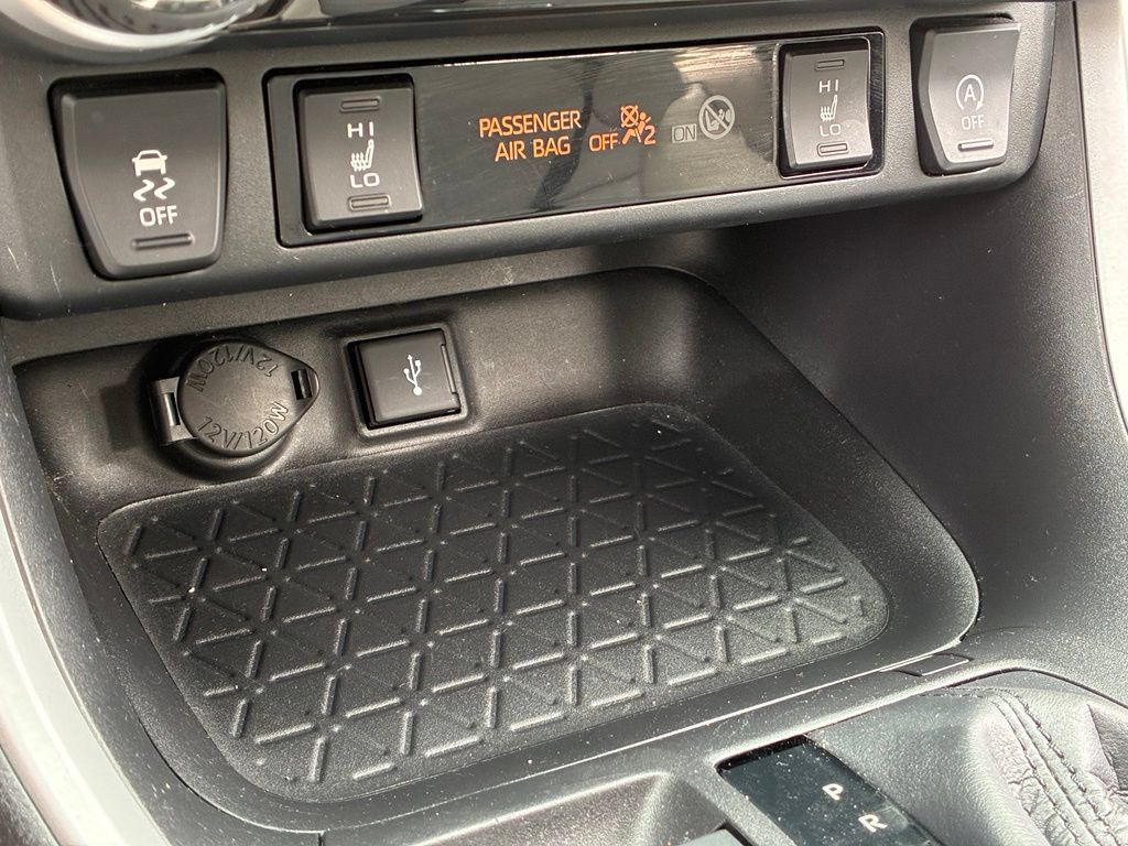 Used 2021 Toyota RAV4 XLE Premium FWD image 25