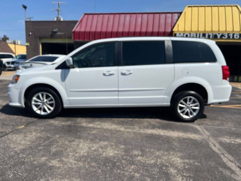 Used 2016 Dodge Grand Caravan SXT FWD image 5