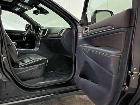 Used 2014 Jeep Grand Cherokee Overland w/ Advanced Technology Group image 25