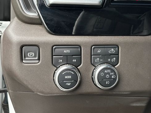 Used 2022 GMC Sierra 1500 SLT w/ SLT Convenience Package AWD/4WD image 19