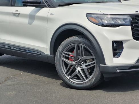 New 2026 Ford Explorer ST-Line w/ ST-Line Street Pack AWD/4WD image 2