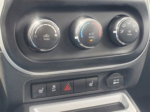 Used 2016 Jeep Compass High Altitude image 23