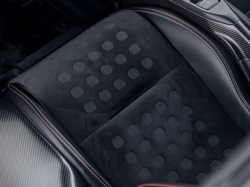 Used 2019 Ford GT RWD image 18