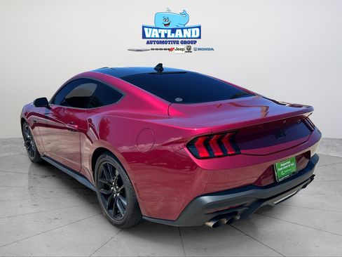 Used 2025 Ford Mustang GT Premium RWD image 3