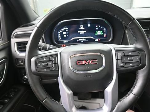 Used 2023 GMC Yukon SLT w/ SLT Premium Package AWD/4WD image 8